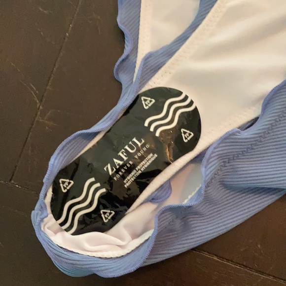 NWOT Cornflower blue bandeau bikini - Picture 2 of 3